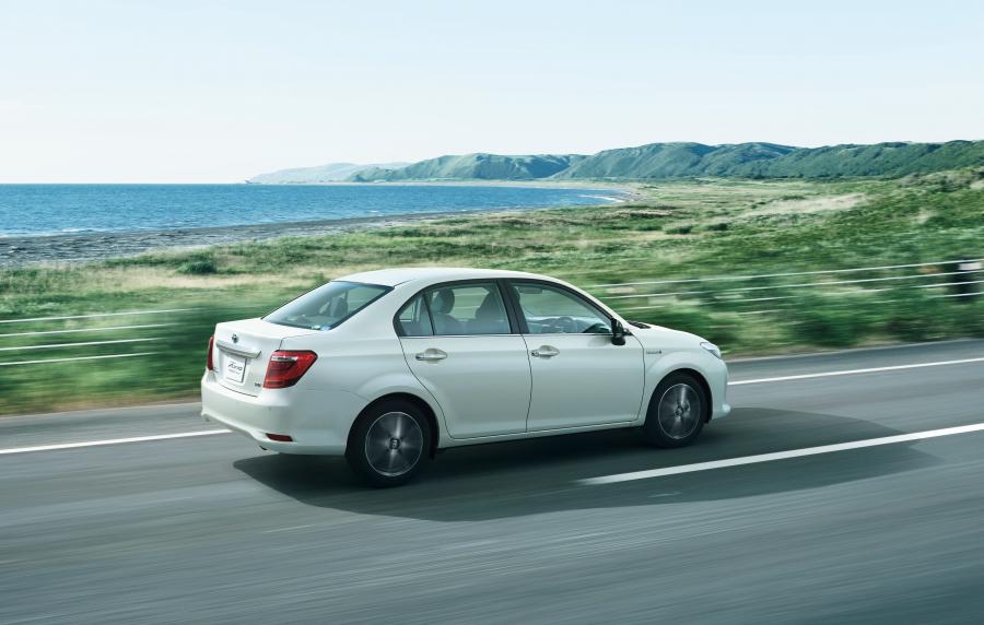  Toyota Corolla Axio Hybrid G 2017 года  (фото 8 из 8)